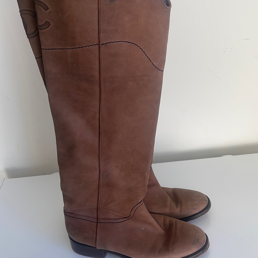 Chanel boot